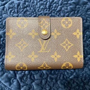 LV woman wallet